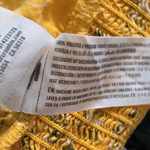 Hollister Yellow Bandana Paisley Strapless Crop Top - Picture 6 of 6